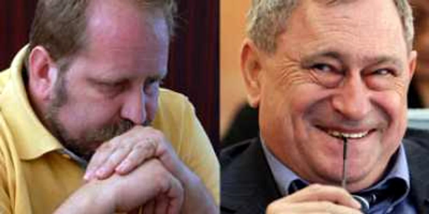Sorin Ciurariu (stânga) a fost mazilit după un conflict deschis cu secretarul Ioan Cojocari (dreapta)