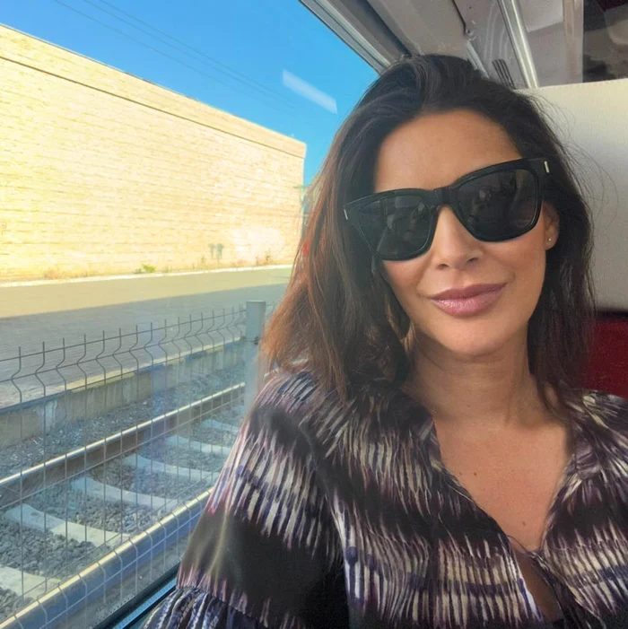 Andreea Berecleanu a mers la mare cu trenul 5 jpg