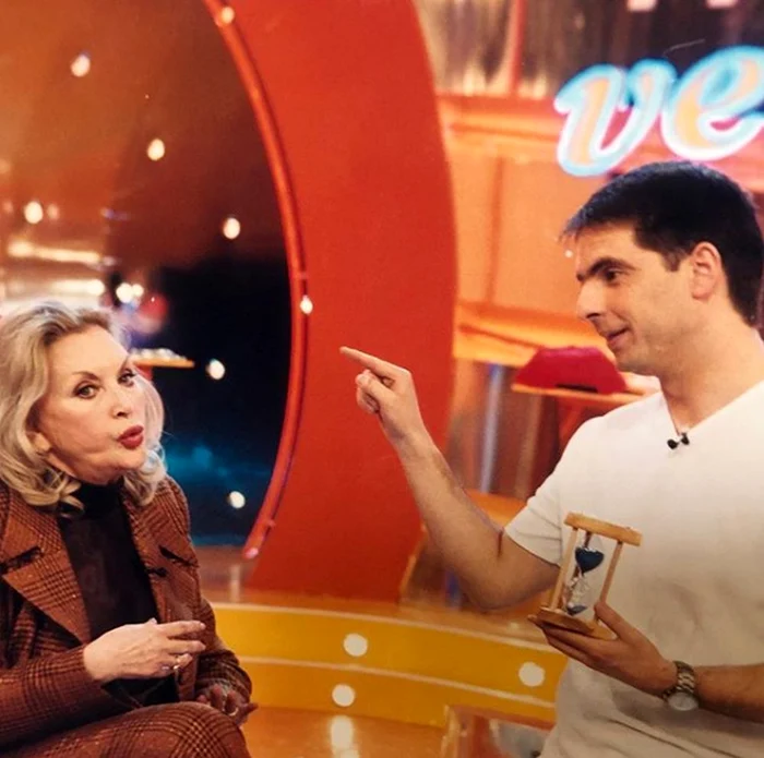 
    Dan Negru a postat această fotografie în care apare cu Zina Dumitrescu, alături de un mesaj care îl vizează pe fiul acesteiaFoto: Instagram  