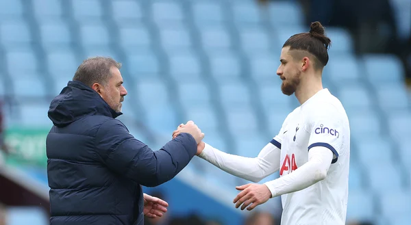 Ange Postecoglou i-a acordat încredere lui Radu Drăgușin. Foto Facebook