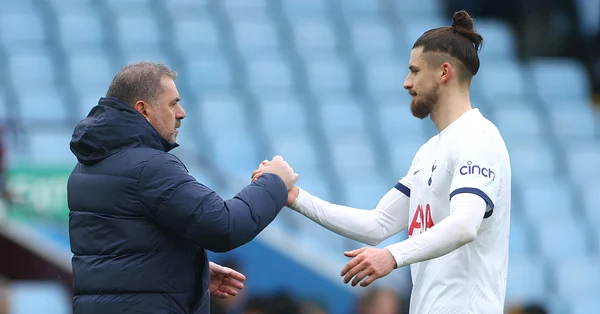 Radu Drăgușin l-a convins pe Postecoglou de calitățile sale. Foto Facebook