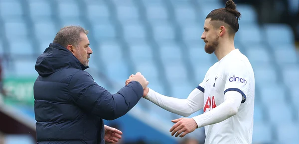 Ange Postecoglu își ia rămas bun de la Radu Drăgușin. Foto Facebook Tottenham Hotspur