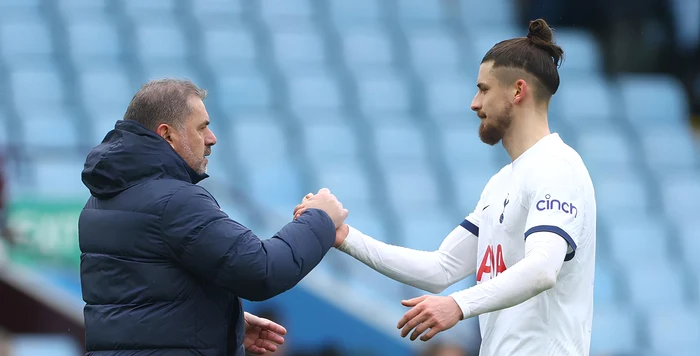 Ange Postecoglou - Radu Drăgușin, relație cu scântei. Foto Faacbook