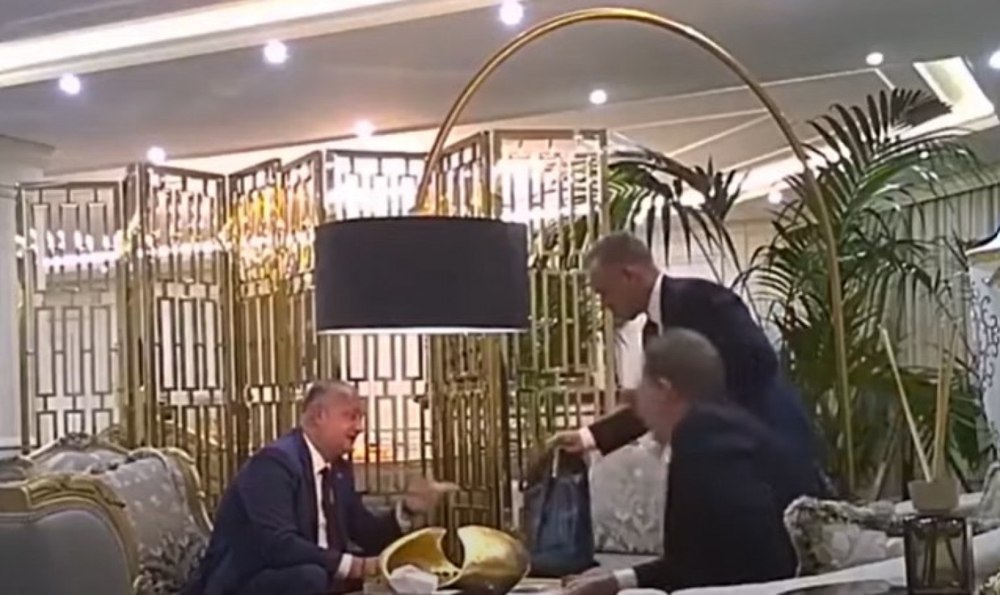Fostul președinte moldovean Vladimir Voronin dezvăluie suma de bani din celebra pungă dată de Plahotniuc lui Dodon