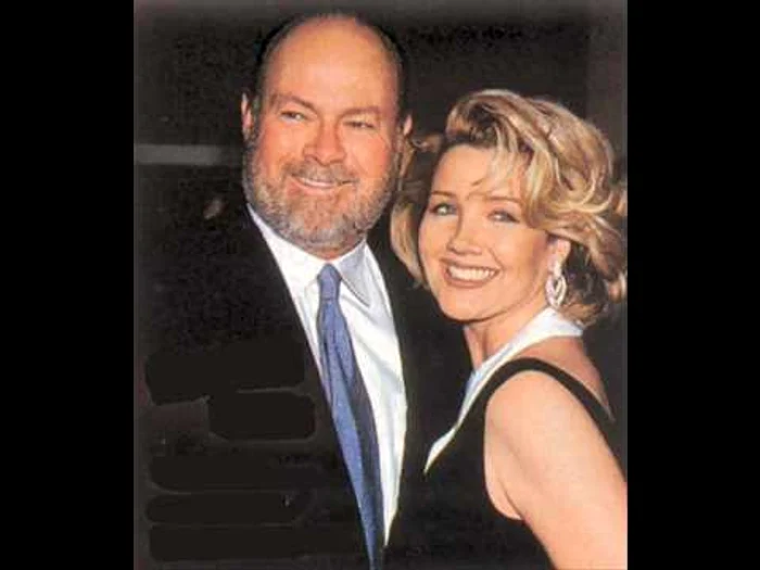 Melody şi soţul ei, Edward Scott