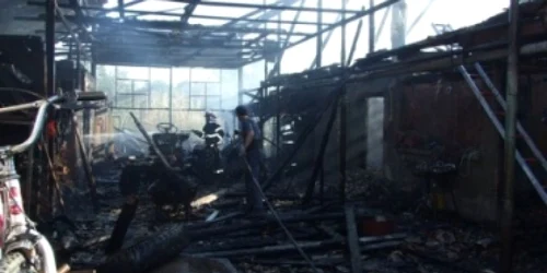 Satu Mare: Incendiu de proporţii aseară la Bixad