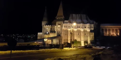 5c3f28a2df52022f75ae8529 jpg