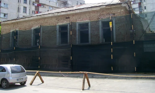 Iaşi: Salvarea, în ultima clipă, a Casei A D  Xenopol jpeg