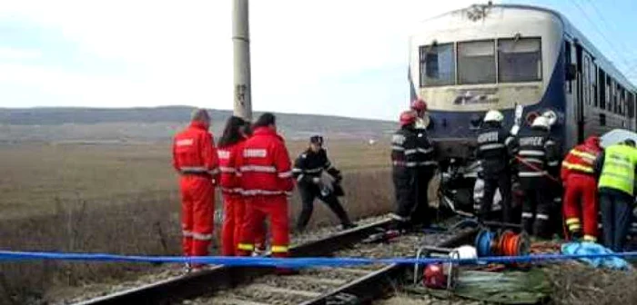 Bătrânul a murit pe loc după ce a fost lovit de locomotiva trenului Foto: arhivă Adevărul