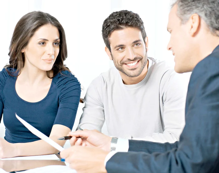 
    Compară  dobânzile anuale  efective!  