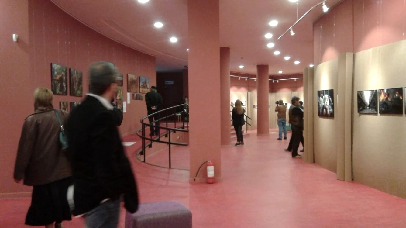 Expoziţia World Press Photo 2015 se vizitează la Teatrul Naţional (Foto: Aura Marinescu)