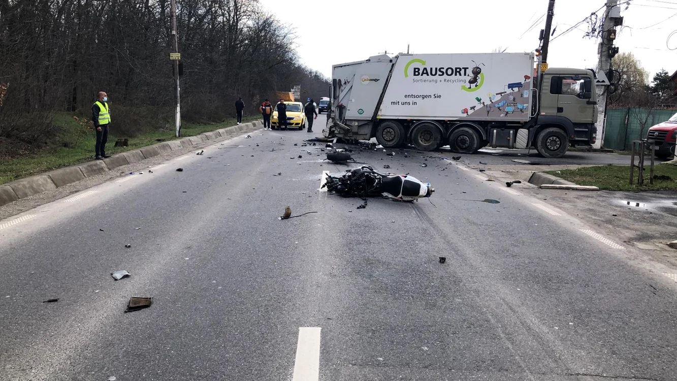Mașina ridica gunoiul de la casele din Cernica, când s-a produs nenorocirea