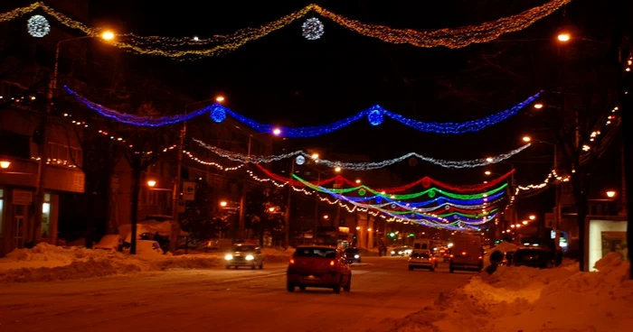 Luminițe de sărbători pe Calea Călărașilor Foto: ARHIVĂ