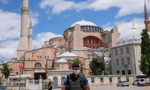 UNESCO cere Turciei un raport despre starea de conservare a Bazilicii Sfânta Sofia jpeg