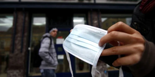 Sibiu: Sibienii, în goană după masca „anti-gripă“