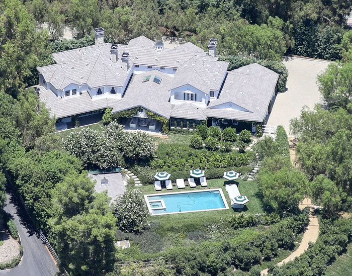 Jennifer Lopez și-a achiziționat conacul în februarie (Foto: Profimedia)