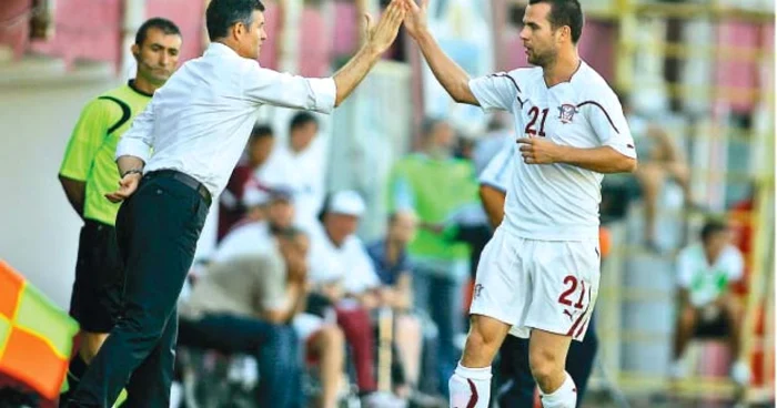 Ioan Ovidiu Sabău (în stânga, alături de Dorin Goga) a lucrat cu Mircea Lucescu la Dinamo, Brescia, Reggiana şi Rapid