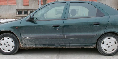 Conducea o mașină neînmatriculată