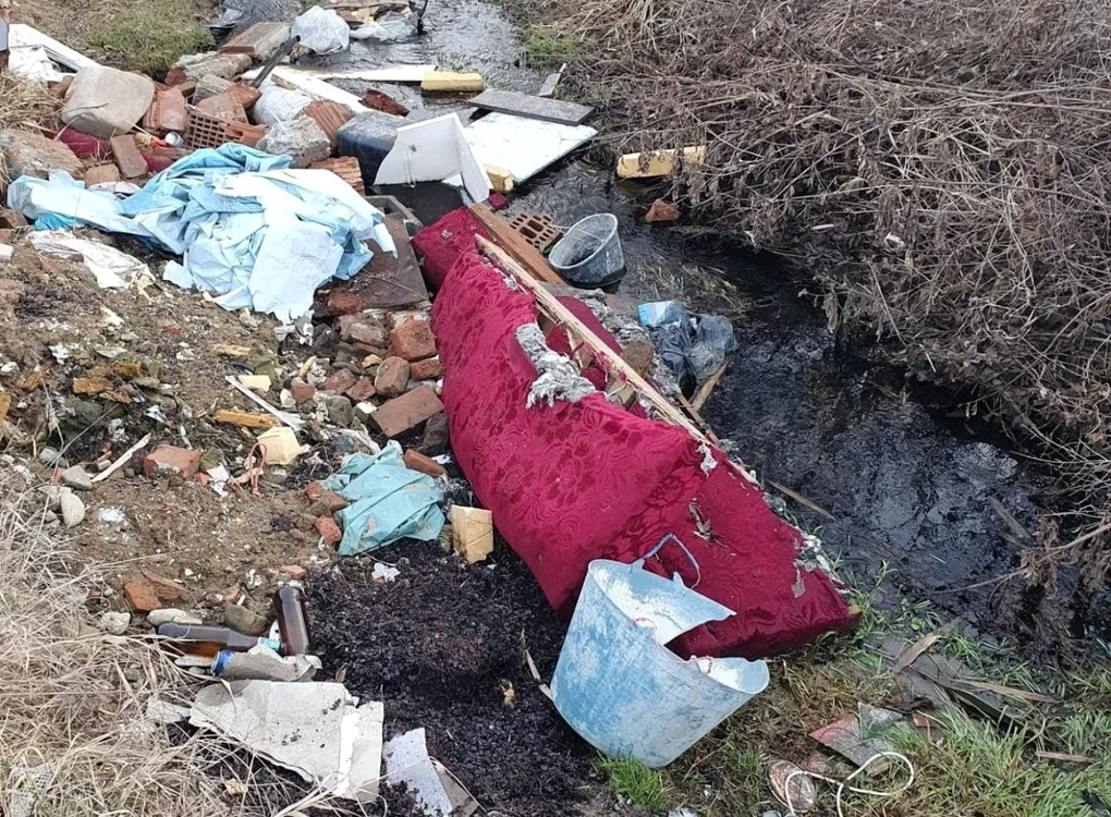 Aşa arătă acum cursul râului Trotuş FOTO bacau.net