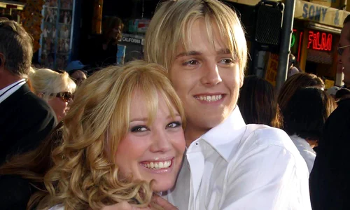 Aaron - Hilary Duff 
