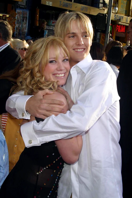 Aaron - Hilary Duff