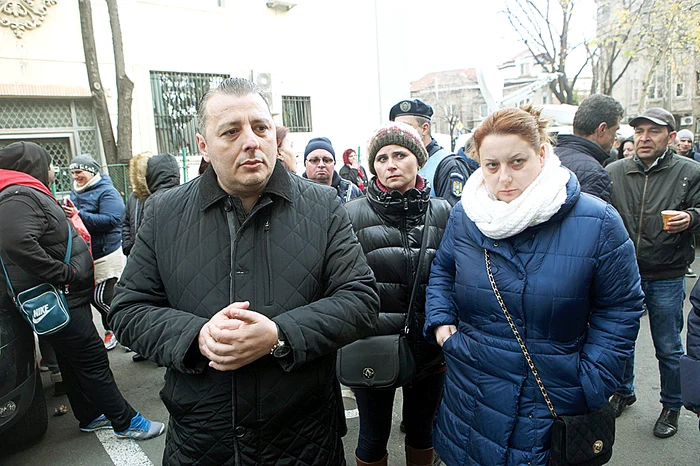 Ștefan Florescu a fost ieri în  mijlocul protestatarilor. El a  fraternizat cu ei și i-a asigurat  că nu-i va demola nimeni