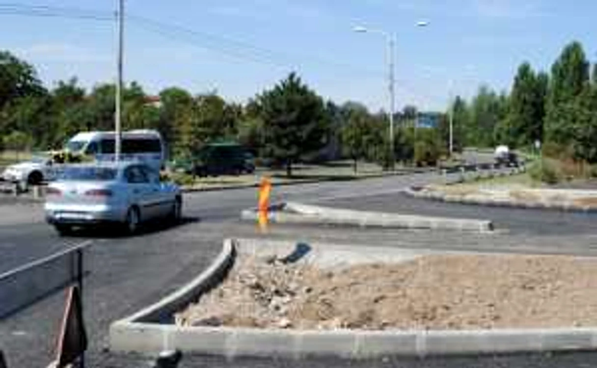 Lucrările aveansează