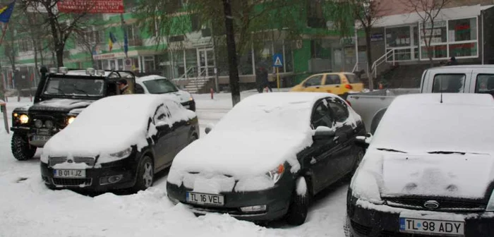 Şoferii sunt sfătuiţi să evite circulaţia în afara oraşului