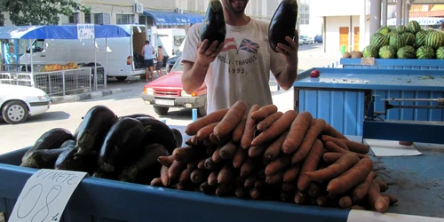 Pietele sunt pline cu produse legumicole