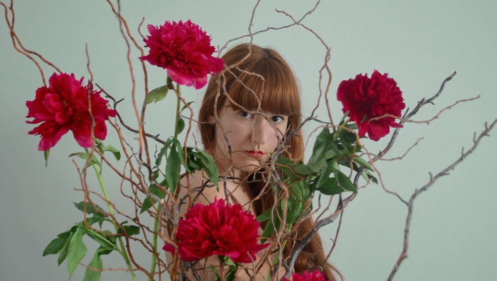 Felicia Simion, fotograf: „Fotografiile de la Dăbuleni mi-au adus aminte de bunica mea, împodobită cu toate florile lumii“ INTERVIU