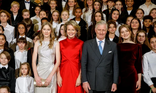 Regele Philippe al Belgiei și Regina Mathilde, cu Prințesa Elisabeta și Prințesa Eleonore la Concertul regal de Crăciun 2024   Casa Regală belgiană (6) jpg