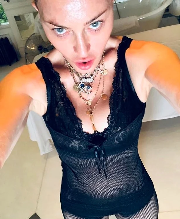 
    Madonna, de 61 de ani, a postat o fotografie pe contul ei de Instagram care i-a lăsat cu gura căscată pe admiratorifoto: Instagram  