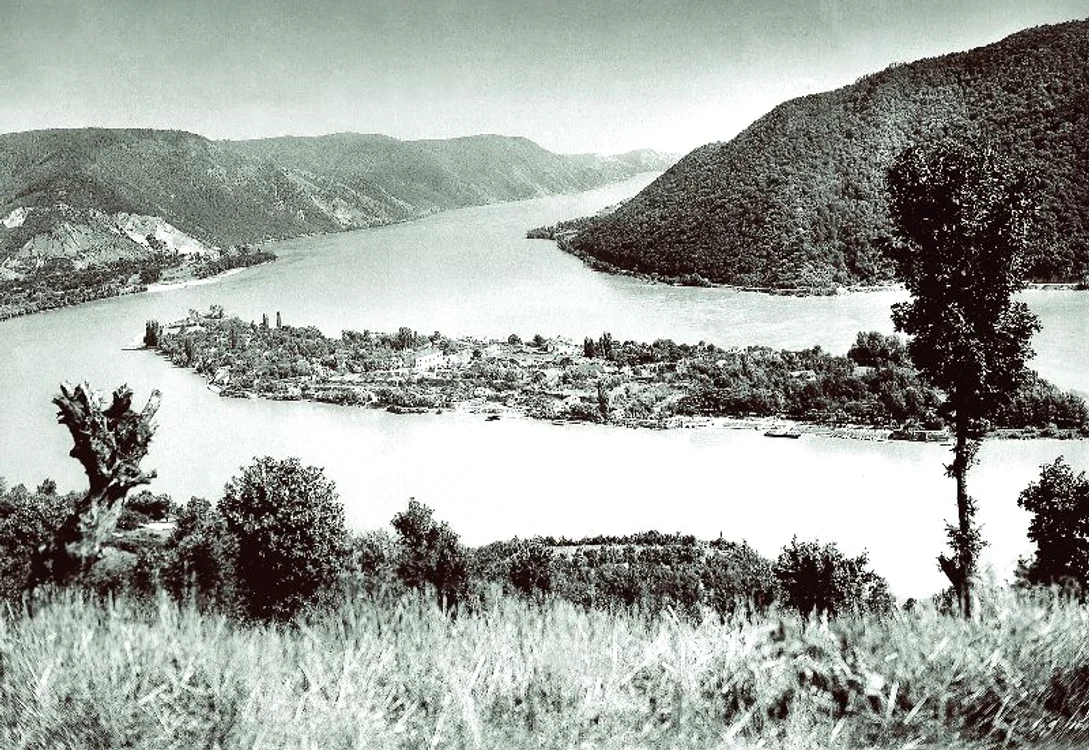 Vedere  generală a insulei Ada-Kaleh, anii ’40-’50