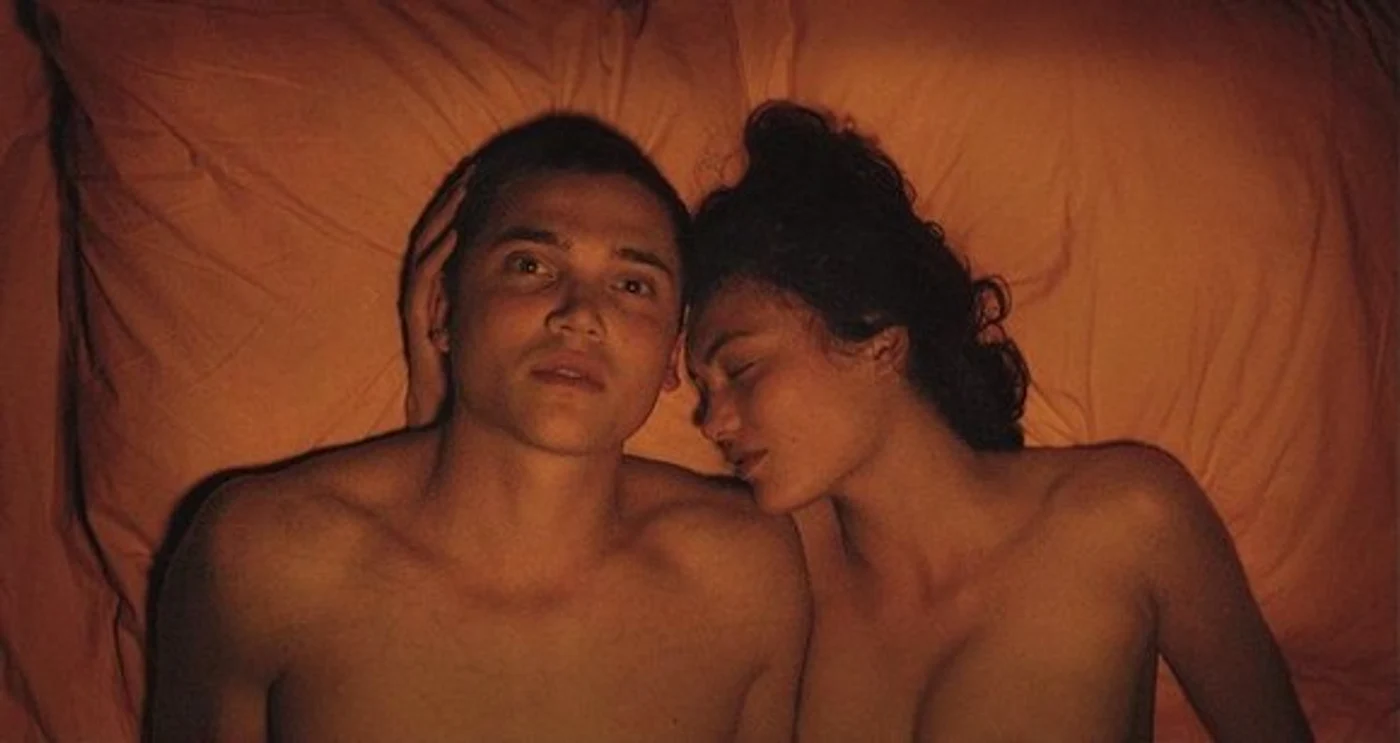 În film este vorba despre un student la cinematografie pe nume Murphy și a fostei sale iubite, Electra, cu care a avut o relație timp de doi ani 