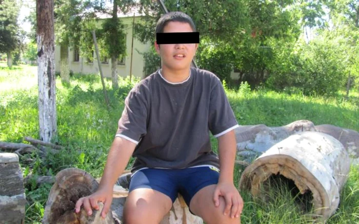 Miki a fost internat în centrul de la Lugoj, deşi asistentele spun că e un copil normal, care nu are ce căuta acoloFoto: Ştefan Both