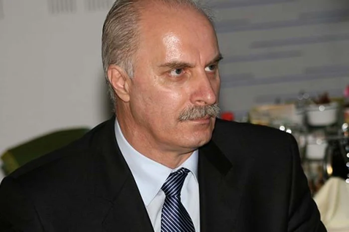 
    Octavian Belu  