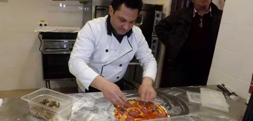 cum se pregateste pizza italiana FOTO Alexandra Georgescu 