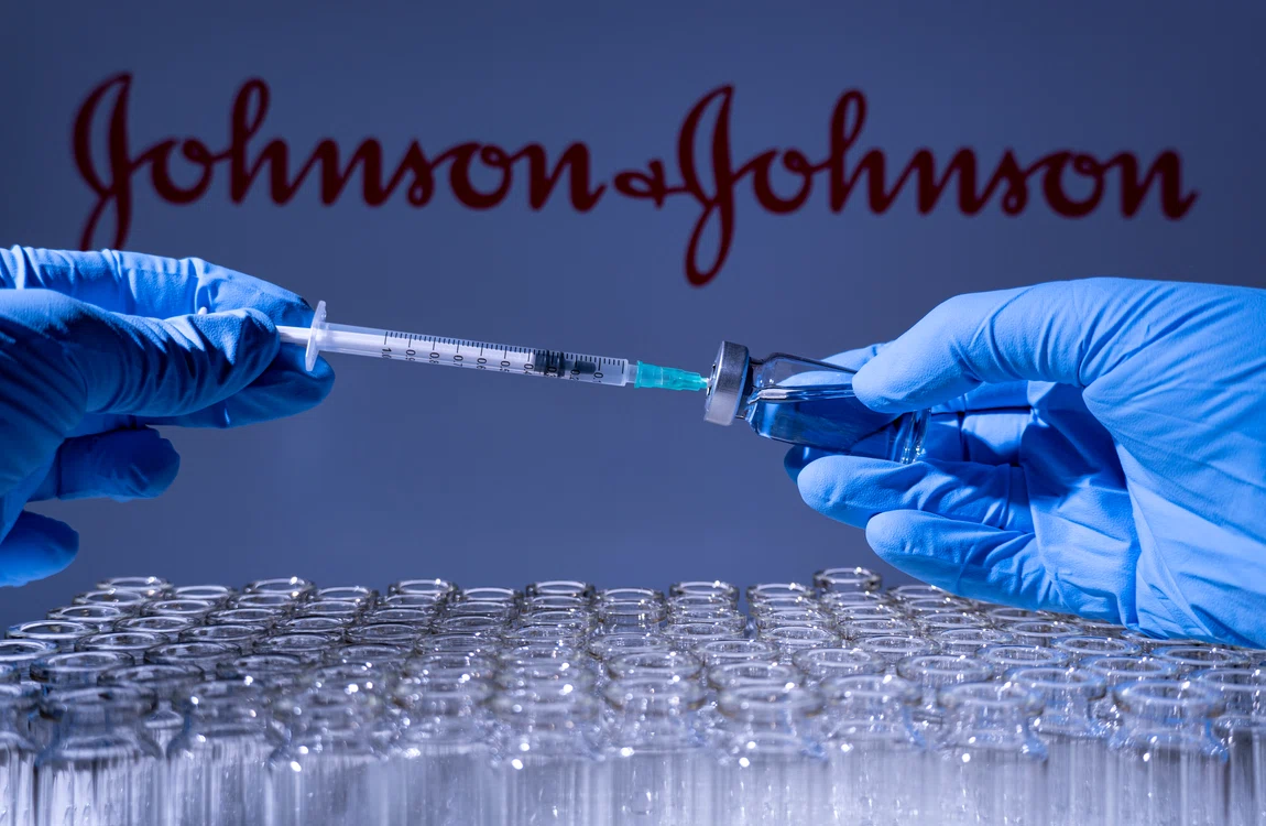 
    Persoanele vaccinate cu serul de la Johnson & Johnson au recomandare de rapel cu un vaccin pe bază de ARN mesagerfoto: Shutterstock  