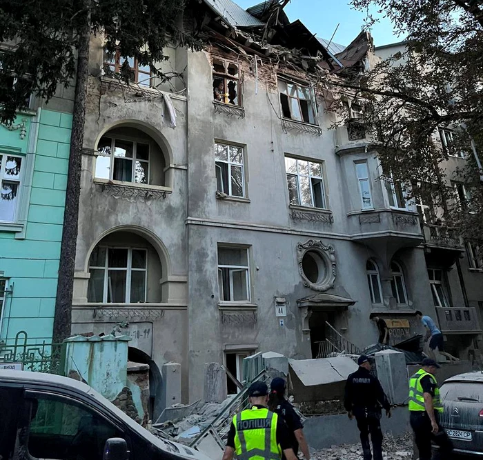 Mai multe imobile au fost lovite de rachete FOTO: X/Ihor Lachenkov