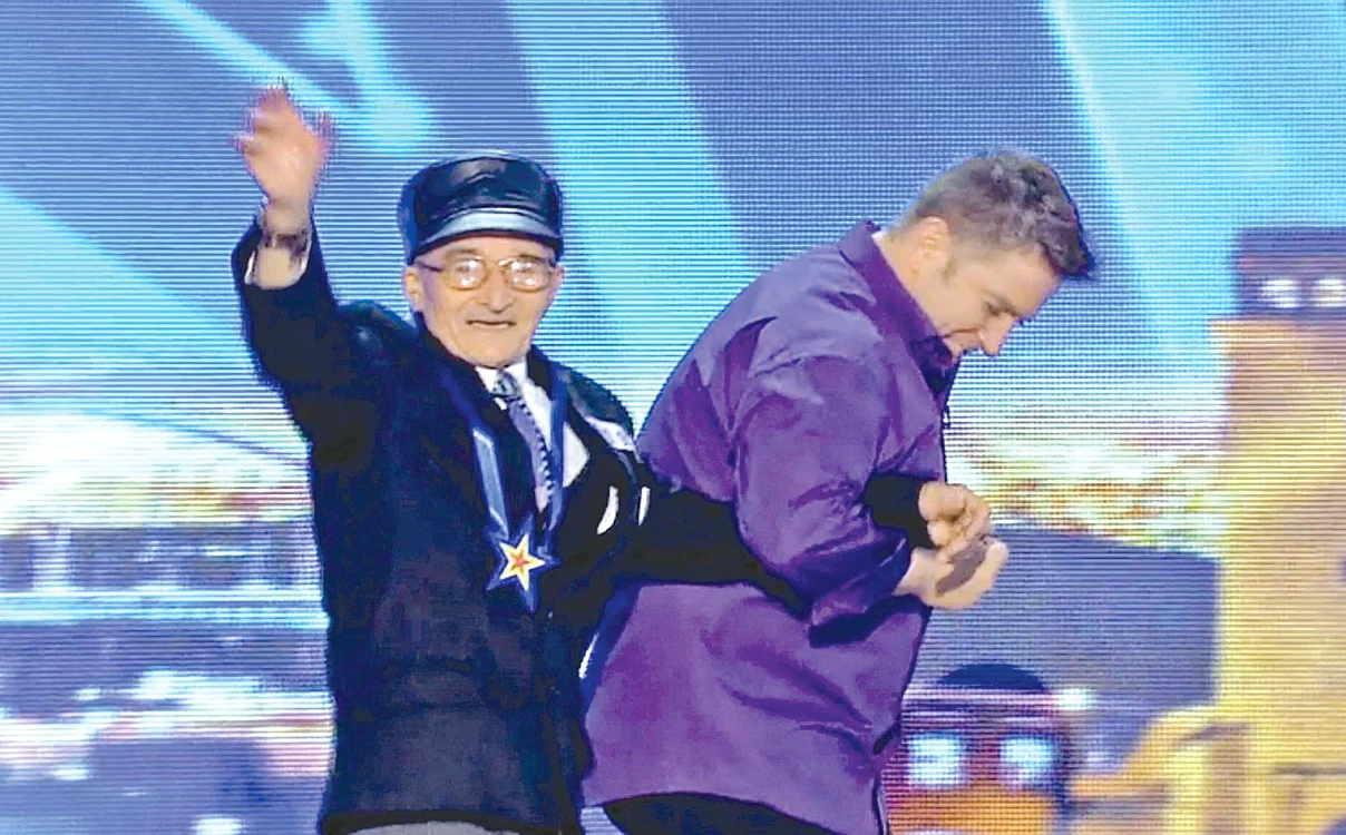 A părăsit scena cu patru “Da”