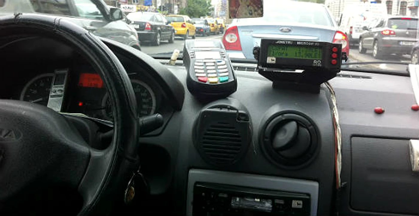 Aparatele de taxat de pe taximetre trebuie modificate