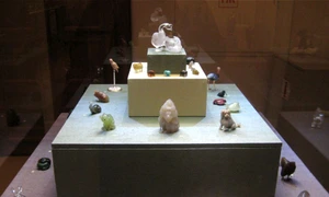 Cîinele Fabergé – ochi din smaralde și mustăți din platină jpeg