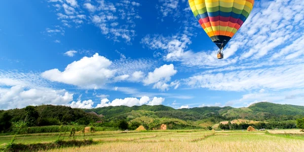 Balon cu aer cald FOTO Shutterstock