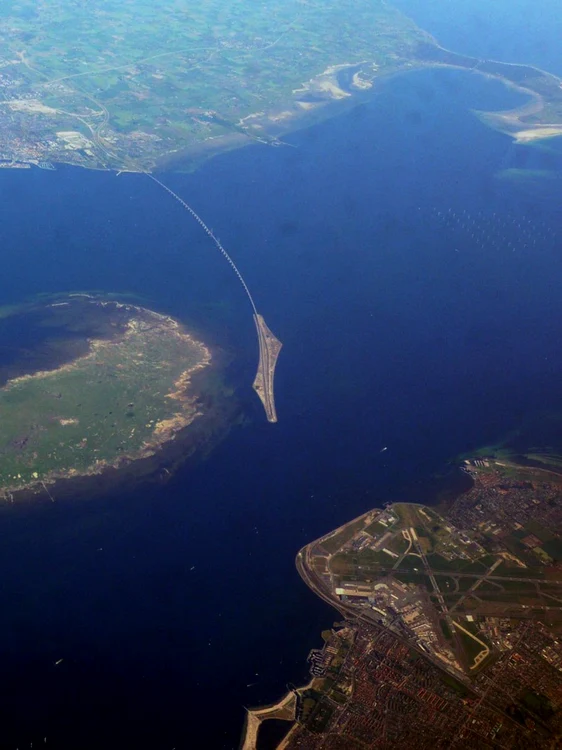 pod oresund  foto Øresundsbro Konsortiet/twistedsifter.com