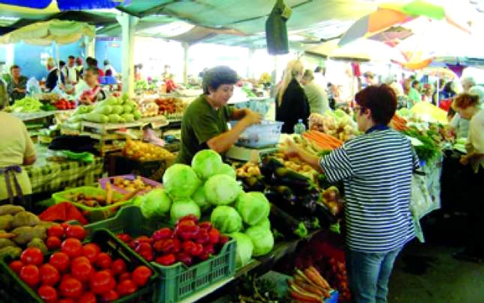 Arad: Gospodinele au început goana după zarzavaturi