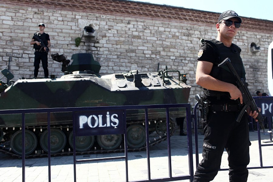 Trei suspecți în cazul uciderii unui om de afaceri arab israelian în Istanbul, reținuți în România