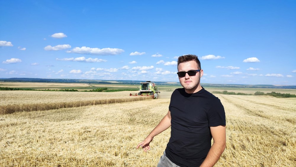 Studentul de la Agricultură care s-a decis să cultive „cămila agriculturii”, o specie de cereale din Africa rezistentă la secetă FOTO