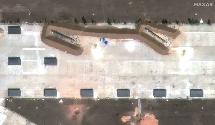 Infrastructură de drone pe aeroportul din Donețk FOTO Maxar Tehnologies