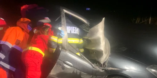 Accident rutier pe Valea Oltului în zona Viaductului Cârligul Mic pe DN7 în Vâlcea - o persoană a murit iar alta e grav rănită Foto IPJ Vâlcea