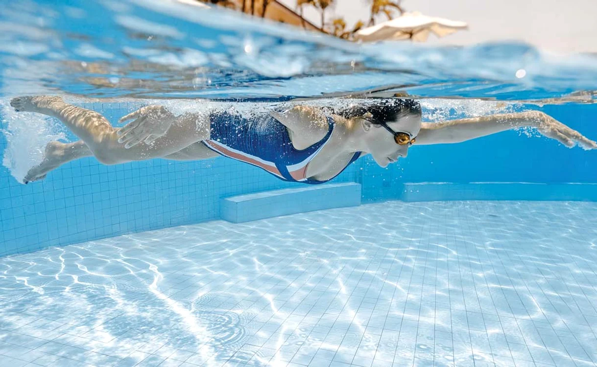 
    Înotul, cel mai  bun sport pentru  întărirea corpului  